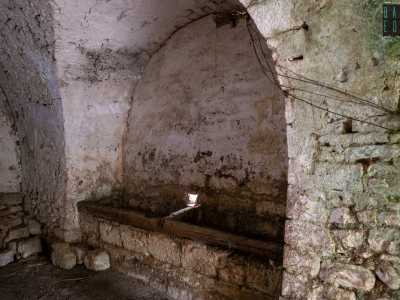 ...conserva ancora al piano terra una mangiatoia...